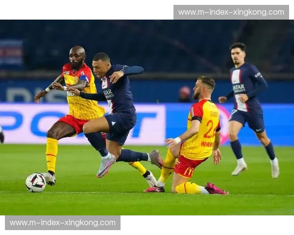 4月12日巴黎客战朗斯 这场直接对话或定冠军归属 4月12日巴黎客战朗斯 这场直接对话或定冠军归属